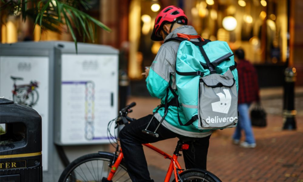 Deliveroo probará la entrega rápida de comestibles en Londres