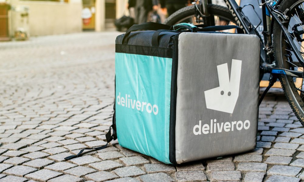 Deliveroo aumenta su presencia en la cocina fantasma; Los restaurantes reconsideran la lealtad