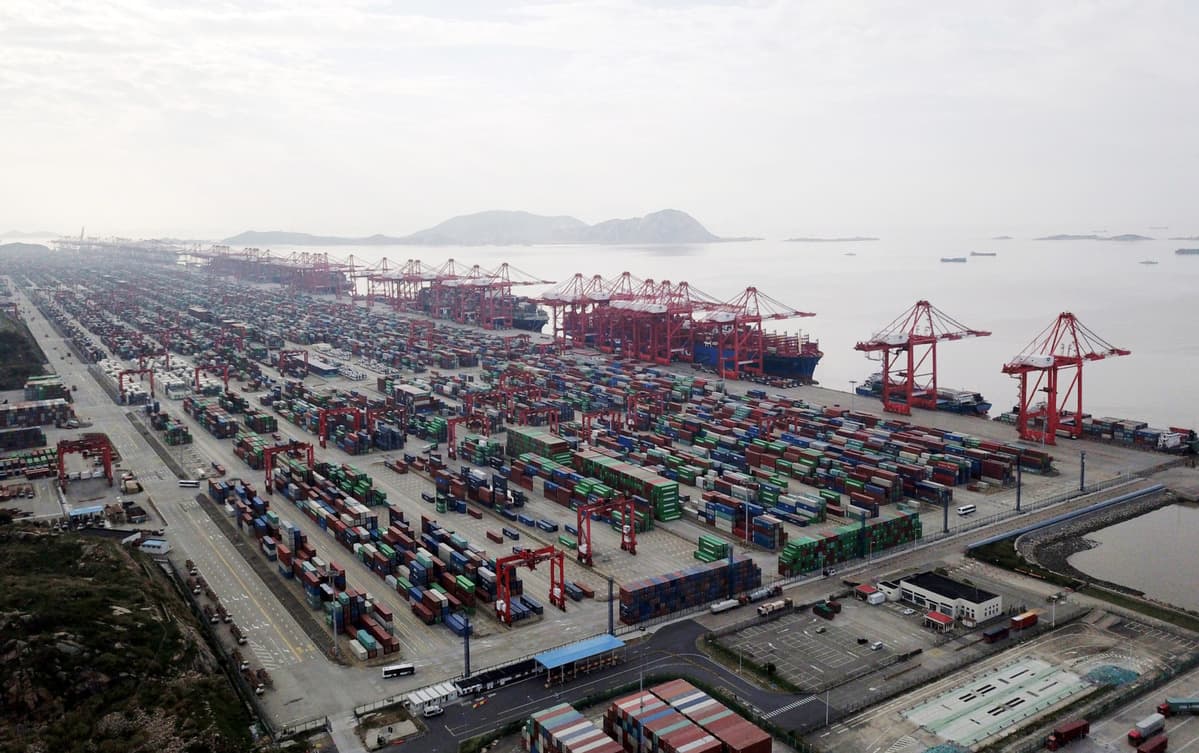 El puerto de Shanghai continúa ocupando el primer lugar en el tráfico de contenedores en todo el mundo